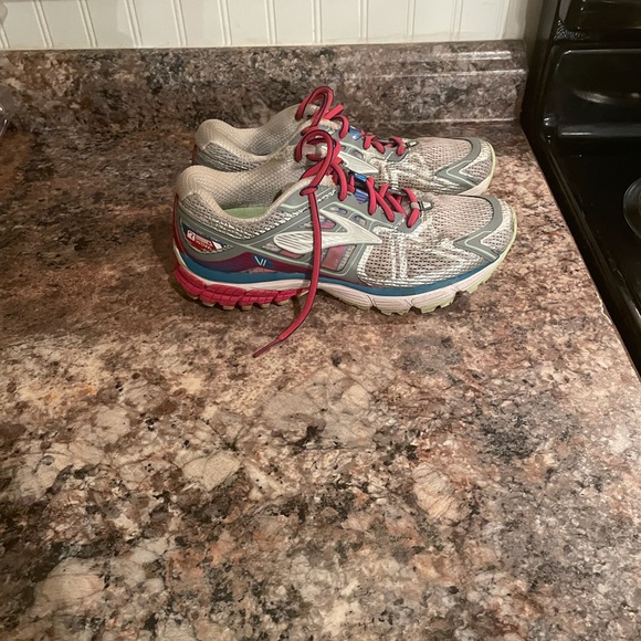 Ladies Brooks Ravenna 6 shoes - Picture 3 of 8